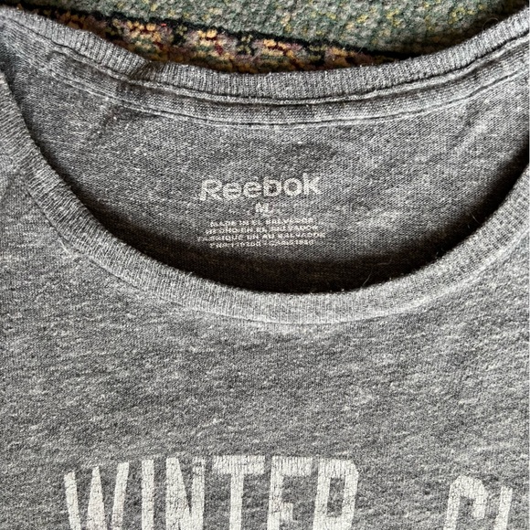 ✨3/15$ NHL winter classic tee Reebok - Picture 4 of 5